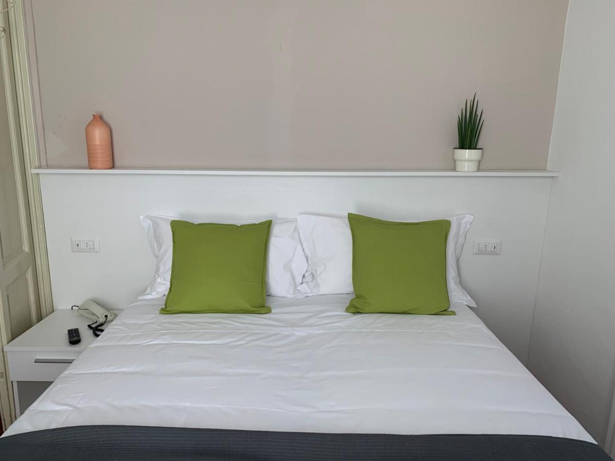 Hotel Loveno Menaggio Eksteriør billede
